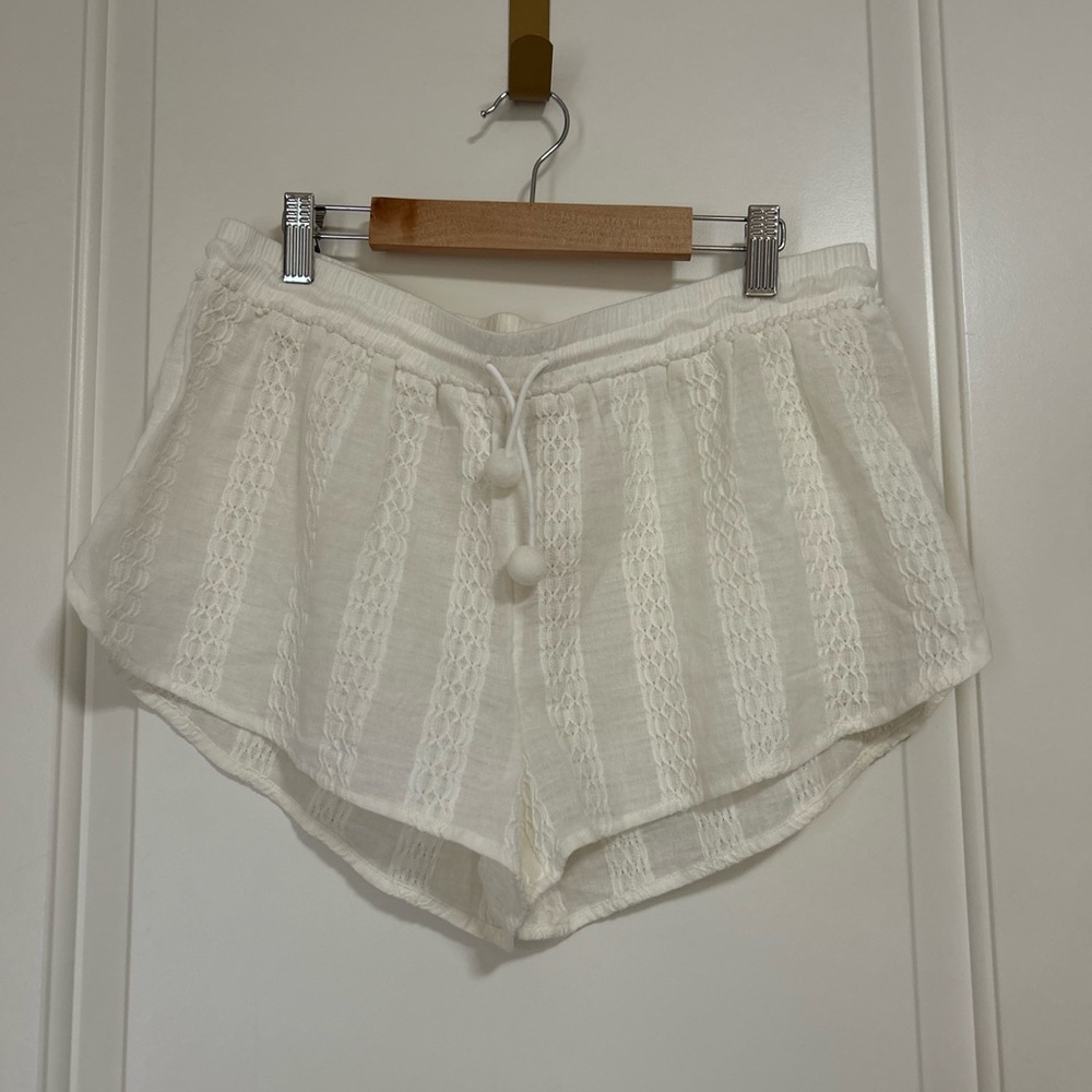 🌊☀️🥥 NWT 🌊☀️🥥 Victoria's Secret Cream Lace Coverup Shorts Vacation Resort-wear